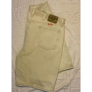 Light wash Olive/Khaki Denim Wrangler Shorts Relaxed Fit Size 38